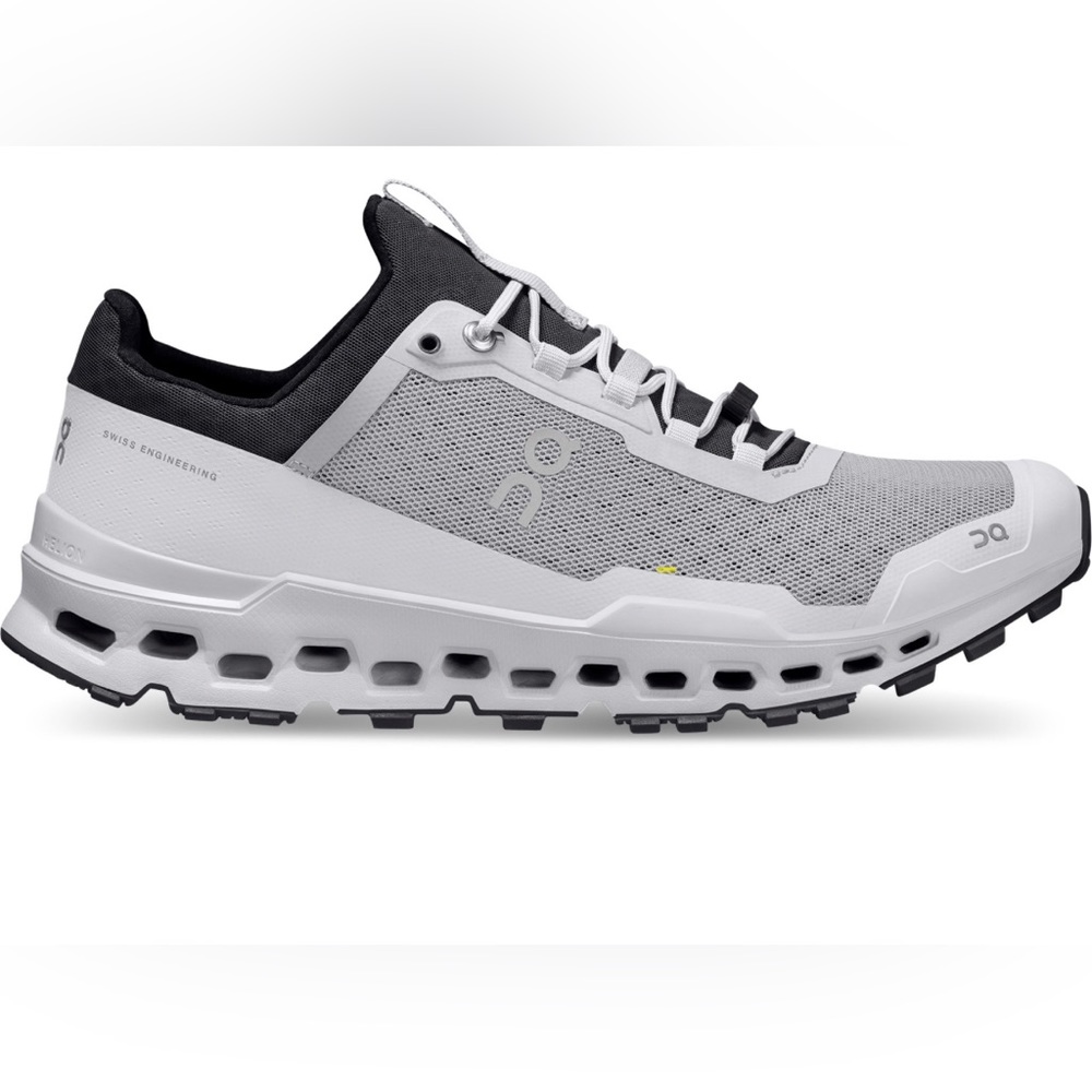 Brand new ONCLOUD ultra trail. Did not fit and could not return paid $180+ tax